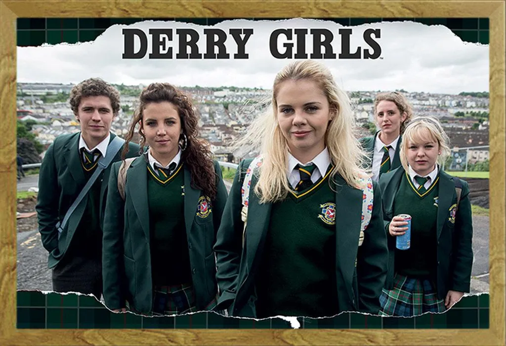 Offerta Poster Derry Girls + Cornice Shinsuke Maxi Oak - Alta Qualità MDF