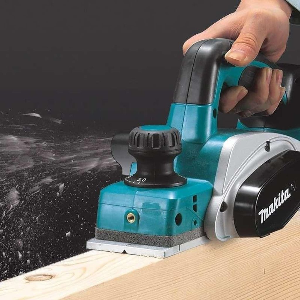 Rabot sans fil MAKITA DKP180ZJ 18 V 82 mm Image du produit 