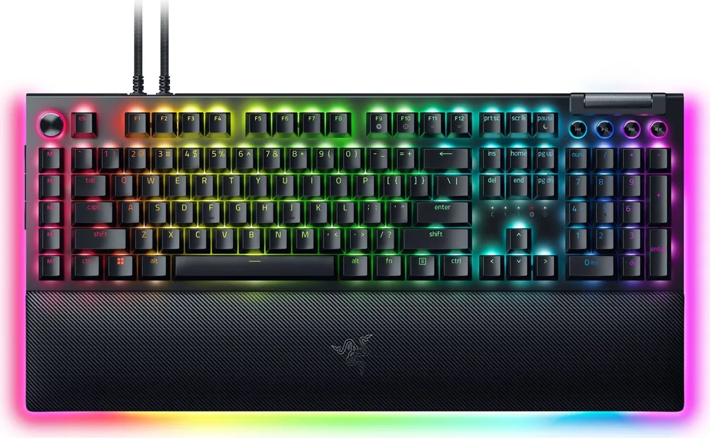 Razer BlackWidow V4 Pro avec Éclairage Chroma RGB et Commandes Multimédia