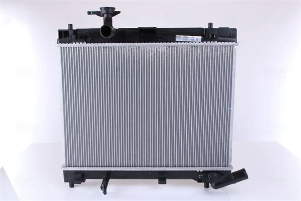 Radiateur moteur pour Toyota Yaris et Verso Nissens 646868 fiable