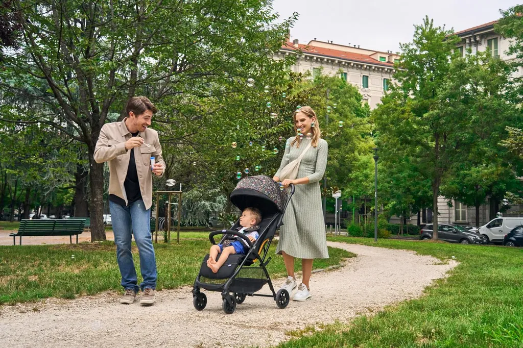 Poussette de voyage Chicco légère et compacte pour les vacances - 2