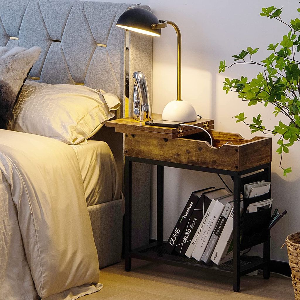 Beistelltisch mit klappbares Tablett, Nachttisch mit 2 USB-Ports 5 V/2 A und Netzstecker, , Stofftasche, Industrielle Sofakappe für Wohnzimmer, Sc...