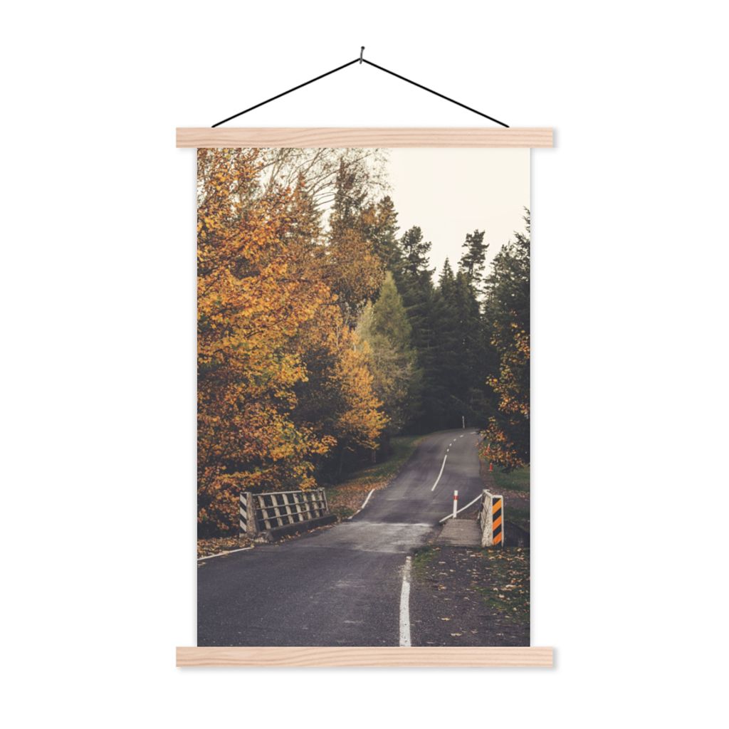 MuchoWow Textilposter Bäume - Straße - Herbst 40x60 cm mit holzfarbenen Rahmen - Poster
