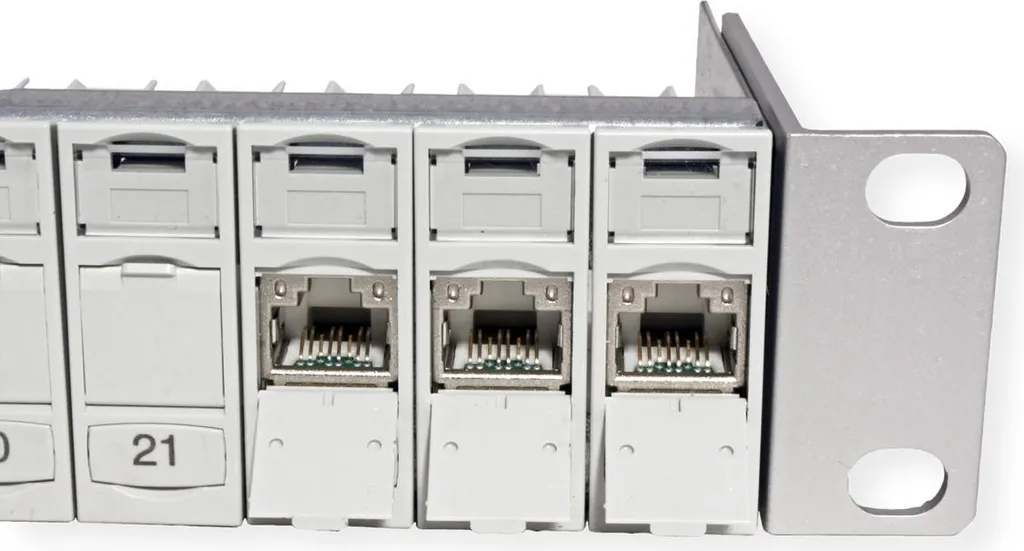 Panneau de brassage RJ45 BTR NETCOM 130920-E - Solution Réseau 19" 1U - 3