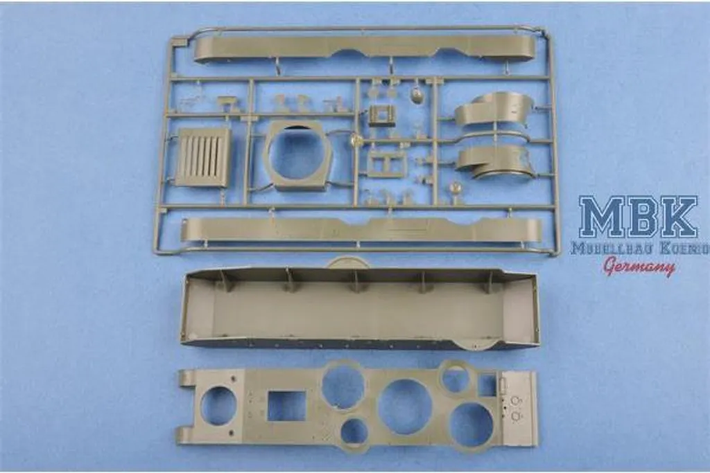 Char Soviétique T-35 Version Tardive Hobby Boss avec Multi-Tourelles