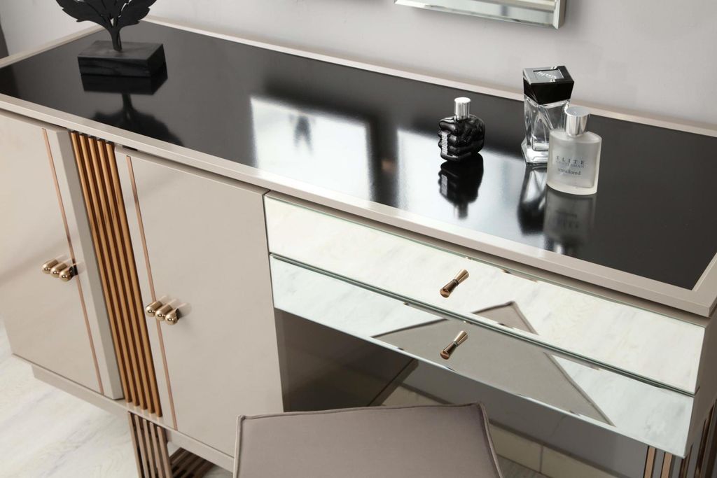 Perfekte Schlafzimmer Set Bett 2x Nachttische Kleiderschrank Schminktisch