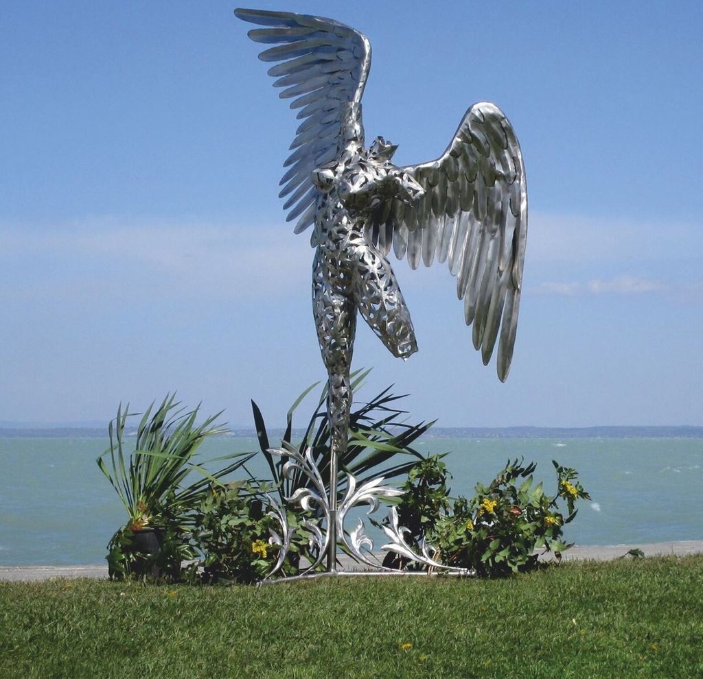 Casa Padrino Luxus Deko Skulptur Engel Silber H. 230 cm - Riesige Garten Figur