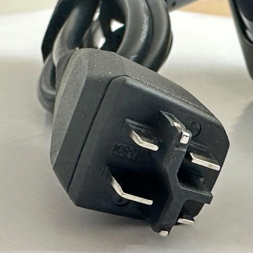 Bosch 4A Chargeur vélo électrique BPC3400 pour Smart System 220-240V - 8