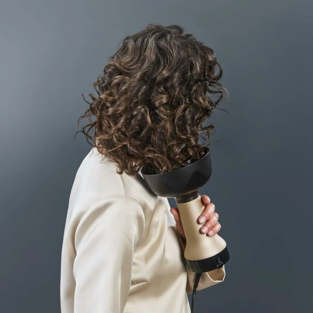 Sèche-cheveux Rowenta CV7D30E0 : Brillance et Volume pour vos Cheveux - 2
