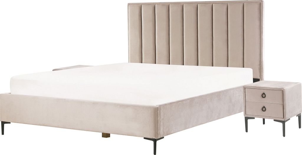 BELIANI Bett mit 2 Nachttischen Taupe Samtstoff Gesteppt mit Hohem Kopfteil Bettkasten Lattenrost 180x200 cm Hochklappbar Schlafzimmer Komplett Set