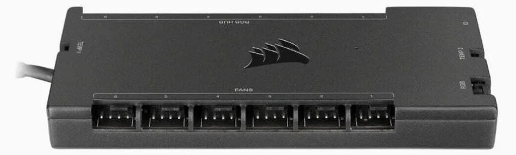 Hub Corsair Commander Core XT: Risparmio e Controllo Totale PC Gaming - 5