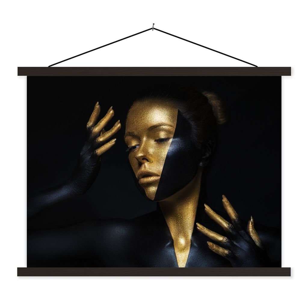 MuchoWow Textilposter Make-up - Kunst - Frau - Luxus - Gold 120x90 cm mit schwarzem Rahmen - Aufhänger für Poster