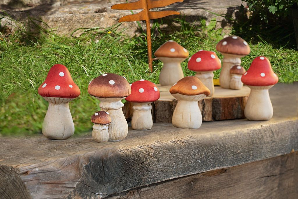 8 kleine Fliegenpilze Terracotta 5-7cm – Herbstdeko Produktbild 