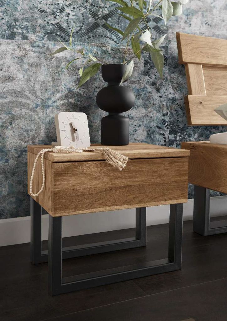 Nachttisch Wildeiche massiv mit Metallkufe