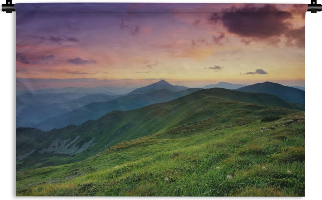 MuchoWow Wandteppich Wandbehang Berg - Gras - Landschaft - Abend 120x80 cm Tapisserie Dekoration Wandtuch - Wanddekorationen - Wandtücher