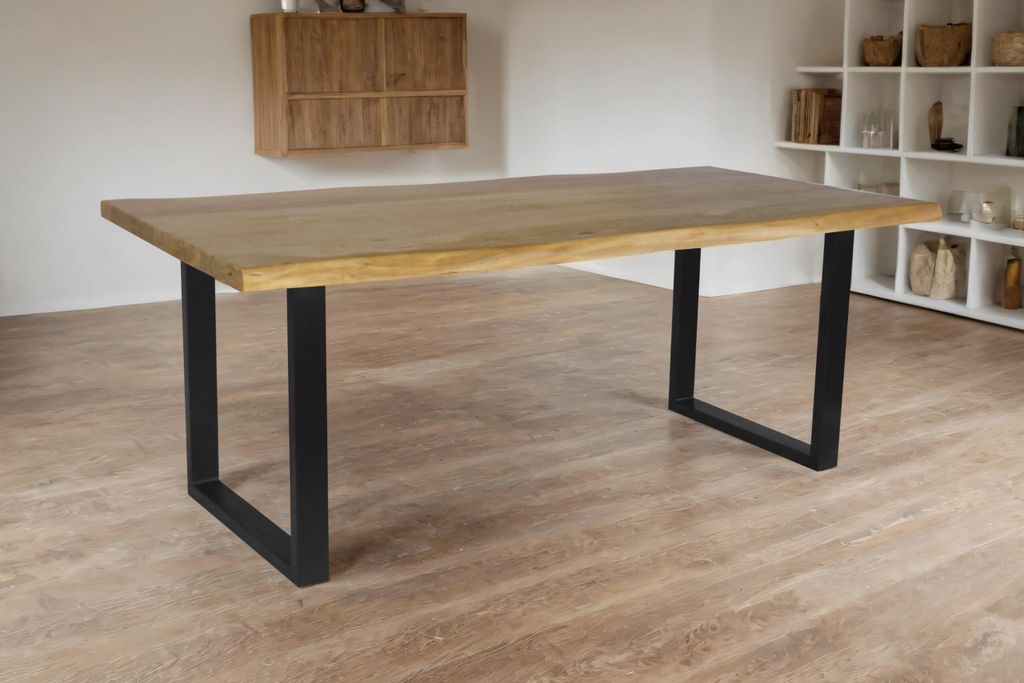 Esstisch Cali | 220 x 100 cm | Akazienholz massiv | Farbe: Eiche | U-Gestell Metall Schwarz | Massivholz mit Baumkante | pflegeleichter Baumkantent...