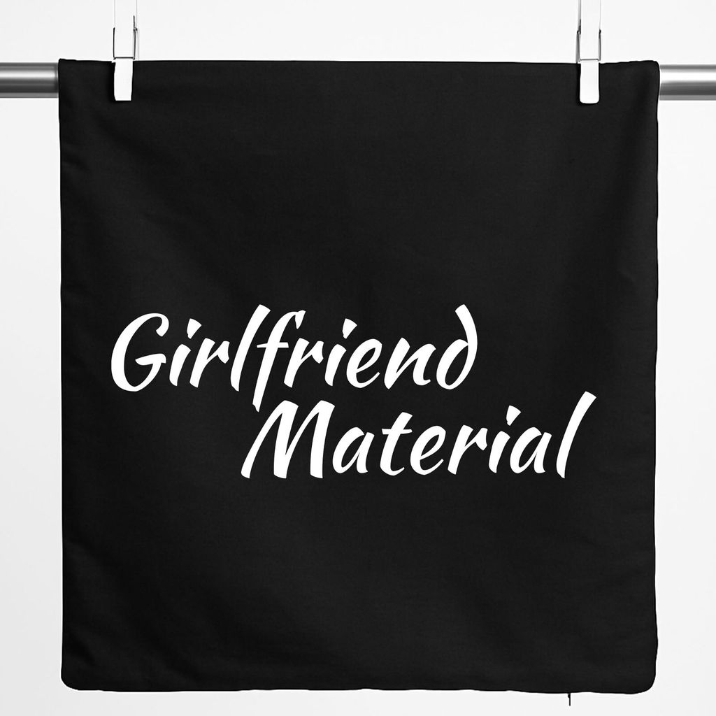 Huuraa Kissenbezug Girlfriend Material Schriftzug 40x40cm Black Baumwolle Dekokissenbezug Geschenkidee