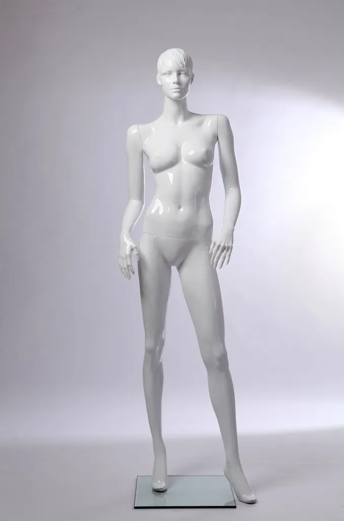Mannequin de vitrine femme laqué blanc brillant avec traits de visage
