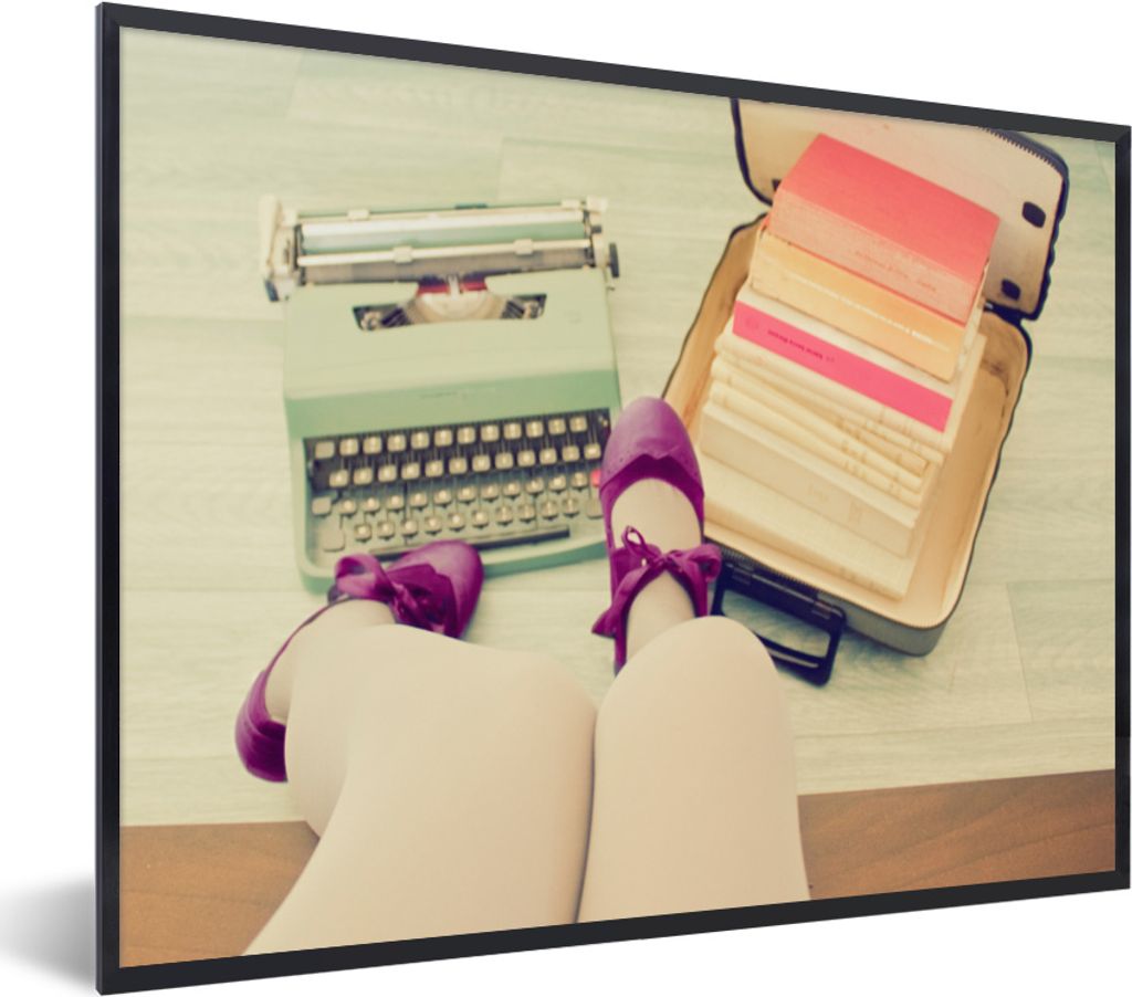 MuchoWow MuchoWow Gerahmtes Poster Schreibmaschine - Retro - Bücher - Pastell 40x30 cm - Poster mit zchwarzem Bilderrahmen - Kunstposter - Wan...
