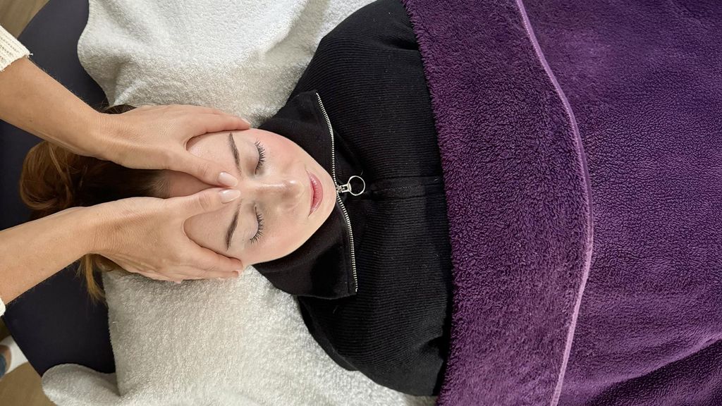 Jochen Schweizer Reiki Anwendung Gleichen; Erlebnis verschenken oder selbst erleben; Gutschein gültig für 1 Person