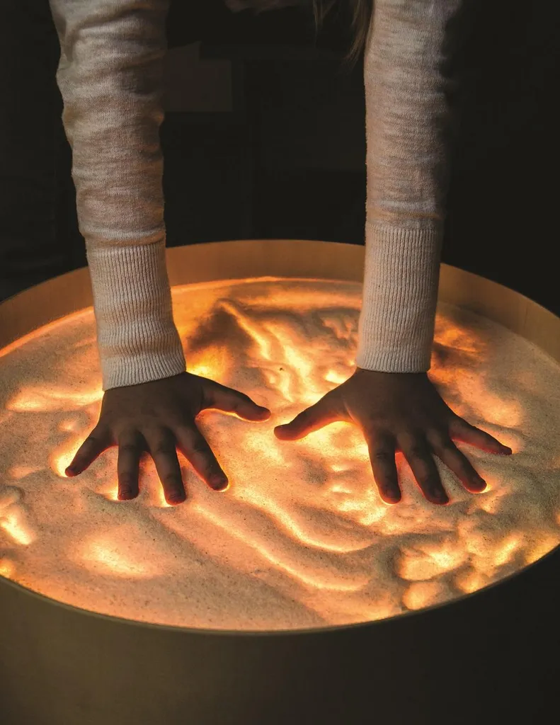 Table lumineuse Jonely pour décalquer et trier des formes géométriques - 4