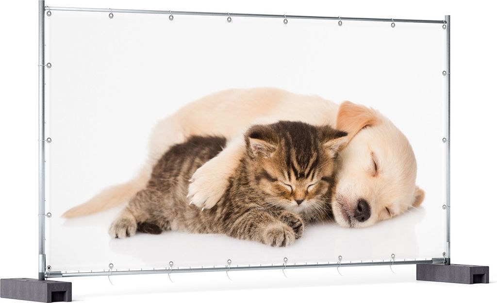 Wallario XXL Outdoor-Poster für Garten oder Balkon, Motiv Katze und Hund in Harmonie - Kuschelnde Tiere, in ca. 340 x 173 cm