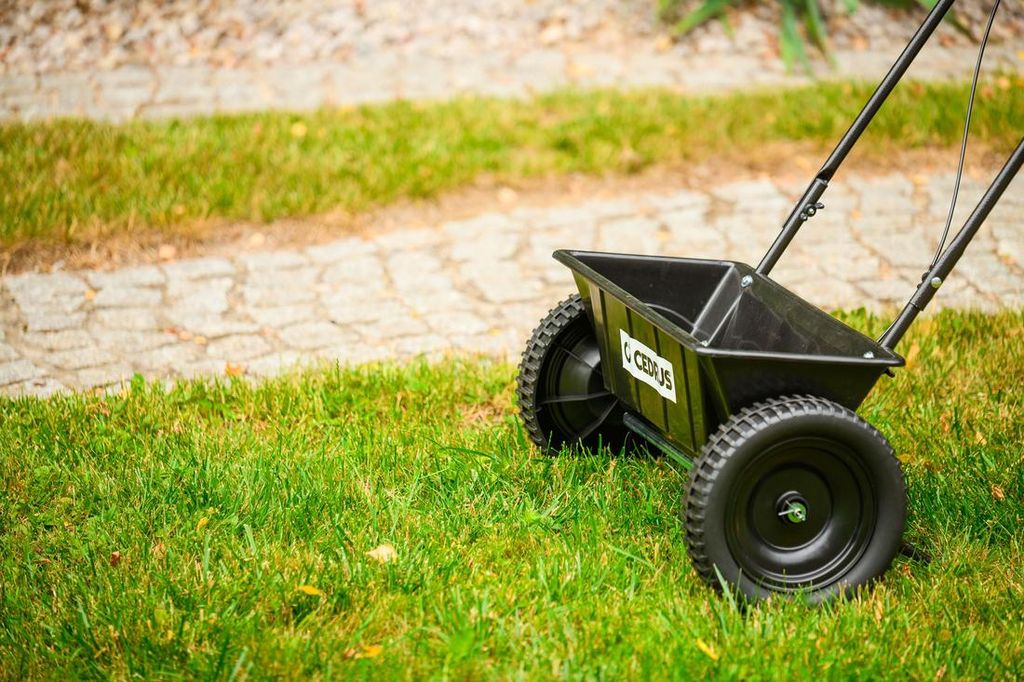 GARTENSATZSCHALE fr Dnger Salz Sand 27kg 60cm CEDRUS