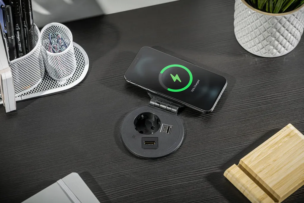 Finis les câbles visibles : prise de table GTV avec charge induction - 7