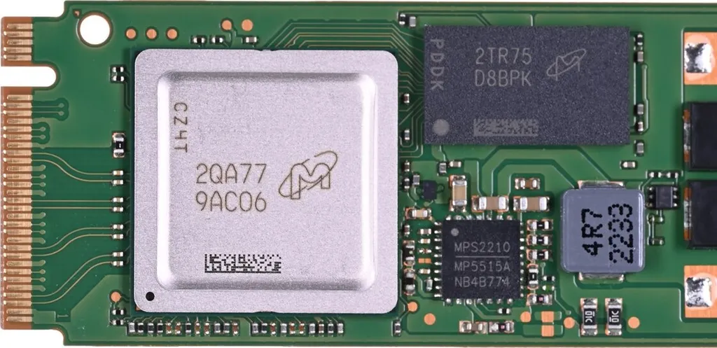 SSD Interne Micron 7450 PRO 960 Go M.2 NVMe PCIe 4.0 Haute Performance - 7