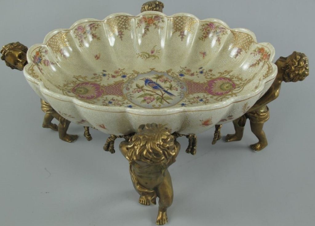 Casa Padrino Jugendstil Porzellan Schale mit 4 dekorativen Engelsfiguren Cremefarben / Mehrfarbig / Messingfarben 40 x 30 x H. 17 cm - Barock & Jug...