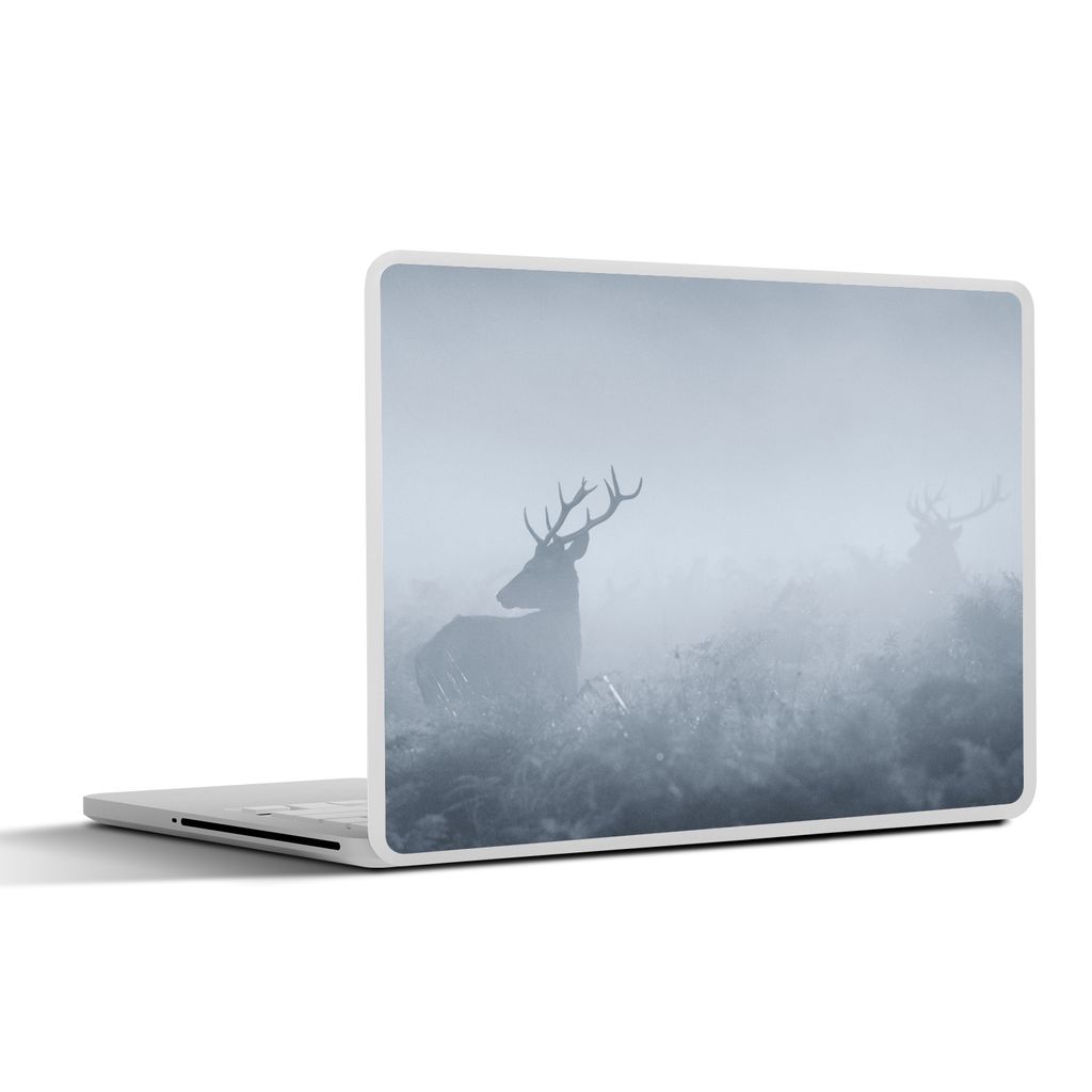 MuchoWow Laptop Aufkleber Sticker Cover Hirsche - Nebel - Natur 25x18 cm - Laptop-Deko