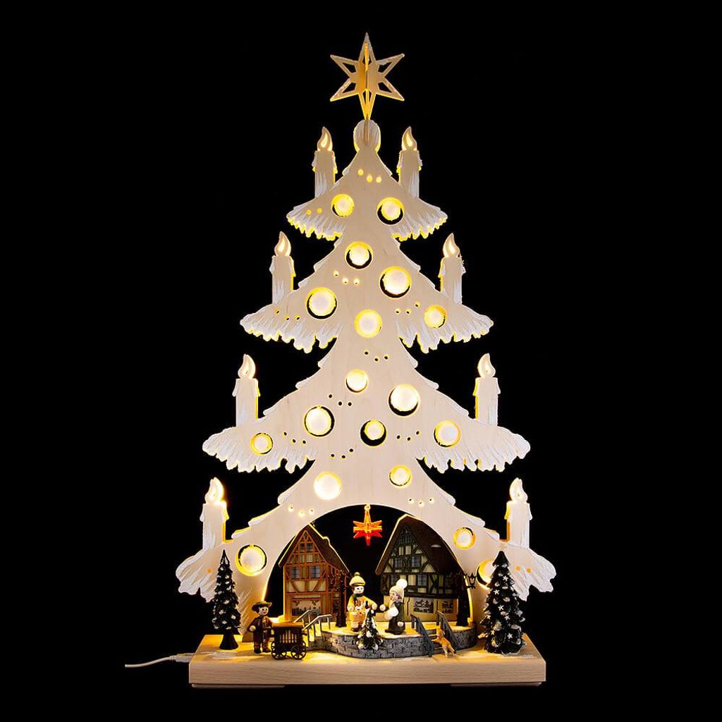 Lichterspitze Tanne Weihnachtszauber im Dorf mit Raureif (43x73,5cm) von RATAGS Holzdesign