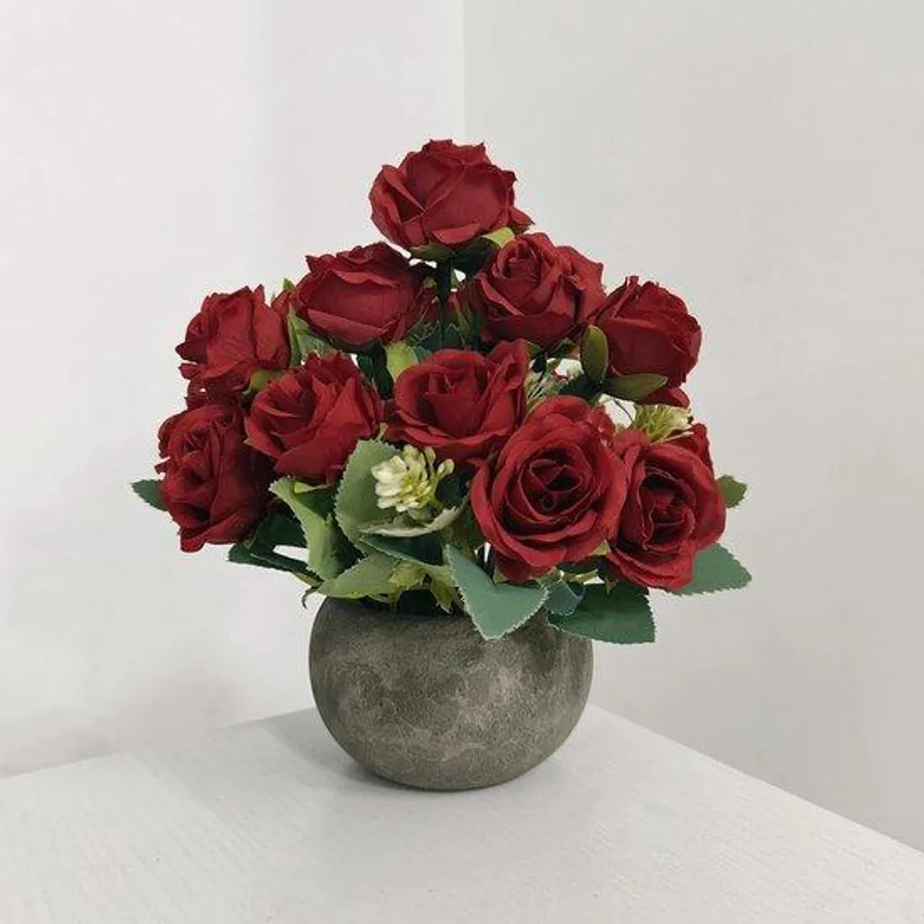 Plante miniature sans entretien : rose rouge en papier pour votre déco