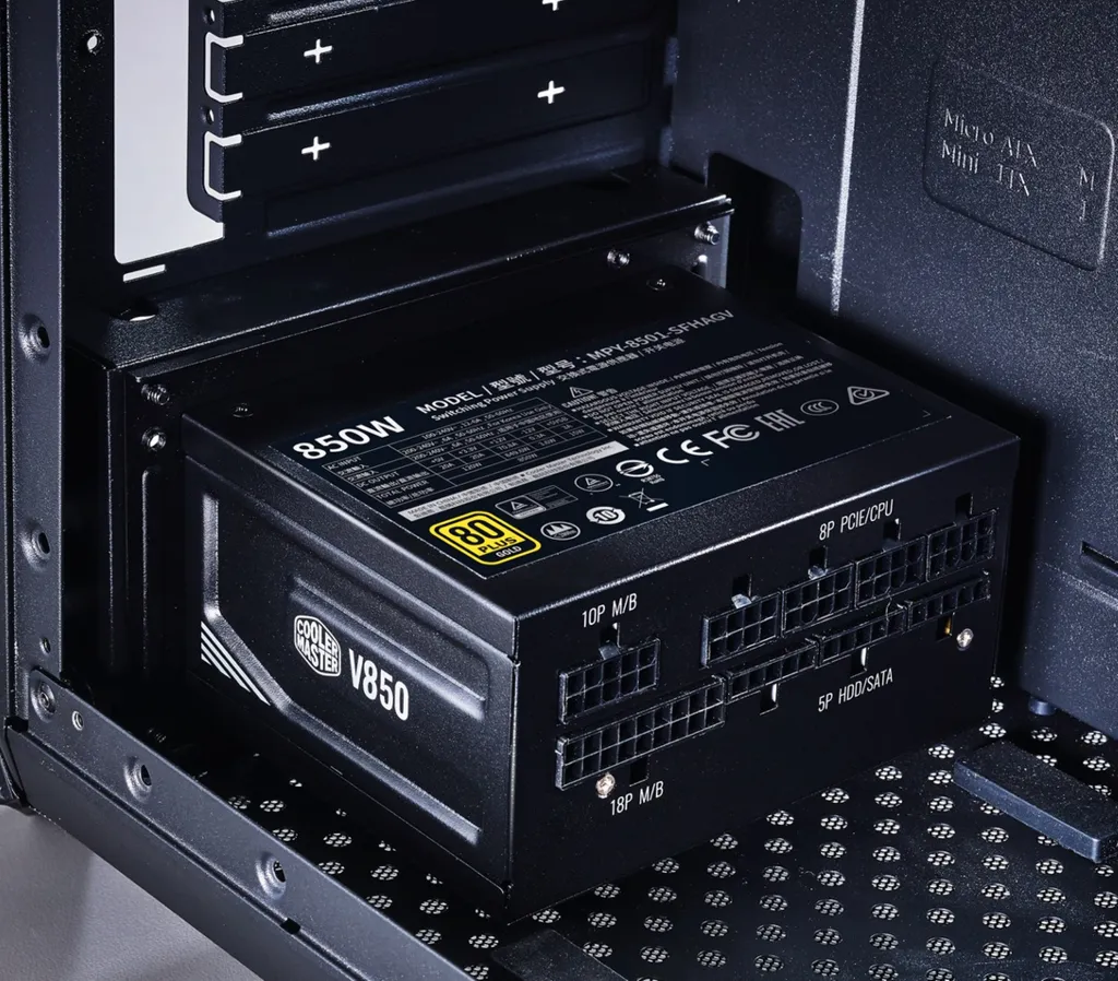 Alimentation SFX 850W Cooler Master contre la surchauffe du PC - 8