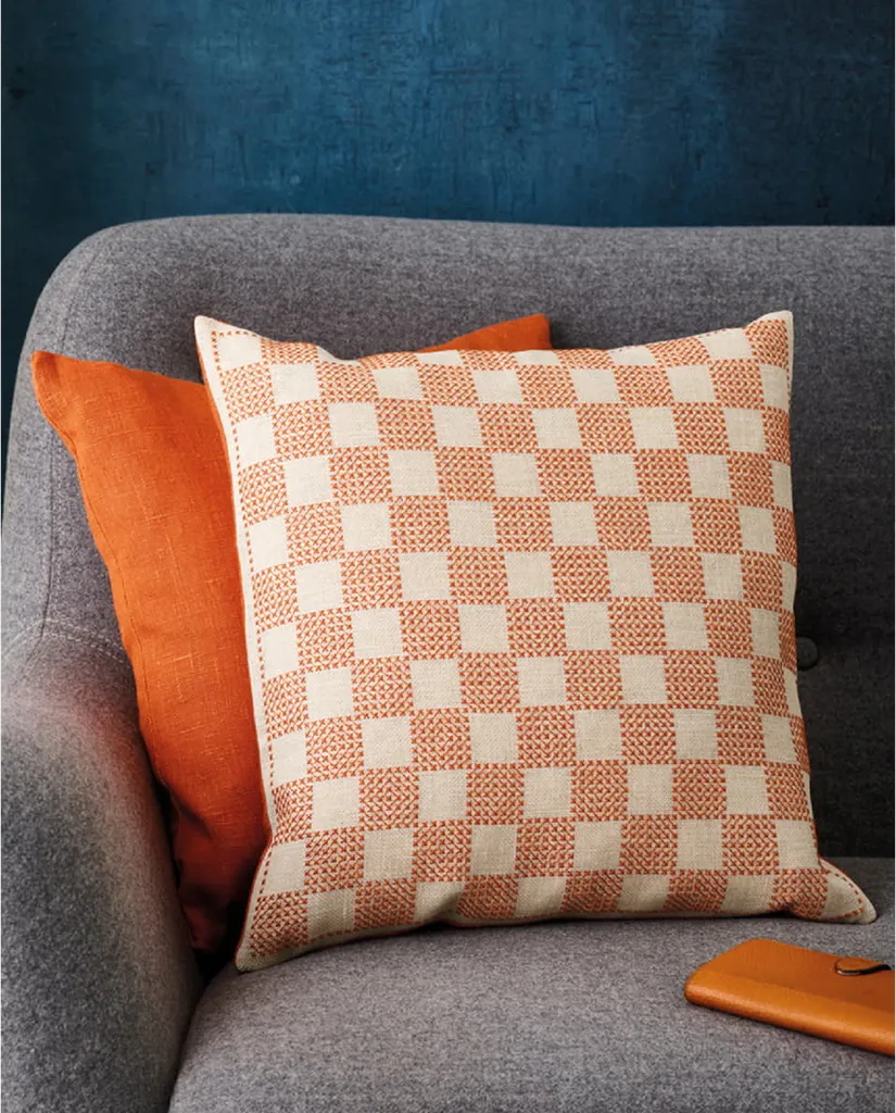 Coussin à broder au point de croix compté motif géométrique 40x40 cm
