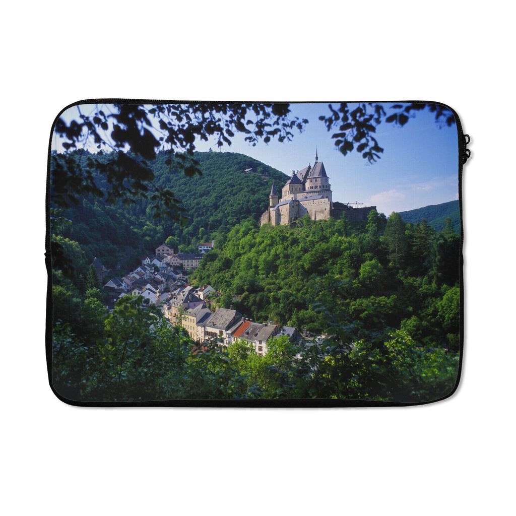 MuchoWow Laptop Hülle 13 Zoll Ein Schloss in grüner Umgebung in Luxemburg Laptoptasche - Laptophülle - Sleeve - Rundumschutz