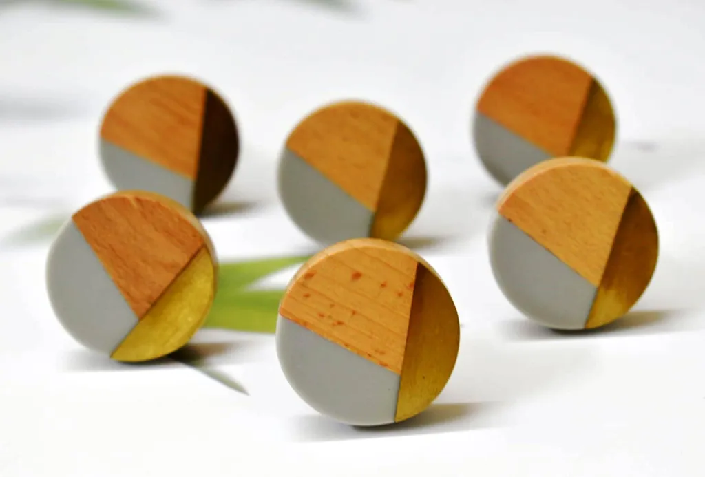 Relooking Meuble Facile : Lot 6 Boutons Bois et Résine Dorée Vintage