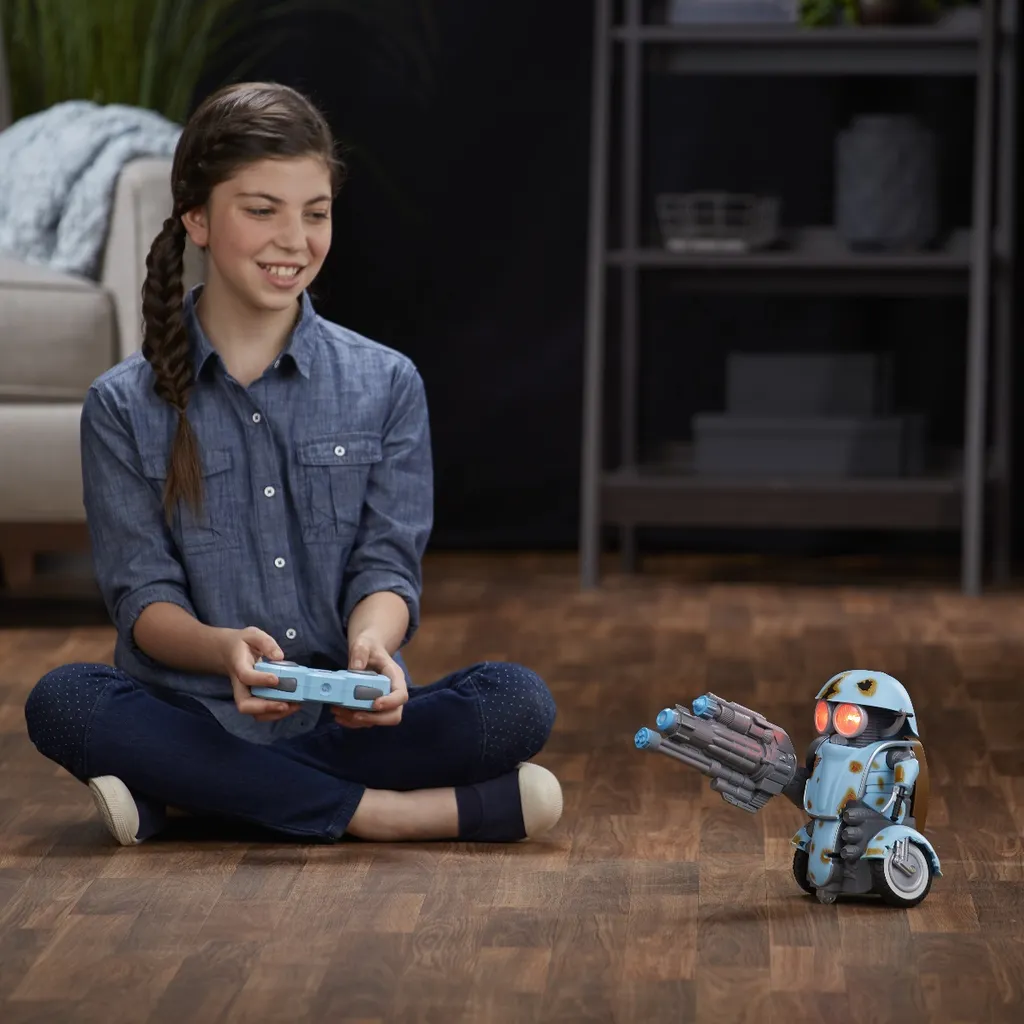 Transformers Movie 5 Sqweeks RC C0935EU4 : Robot Télécommandé Hasbro
