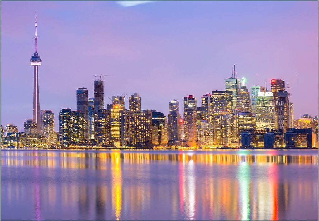 Wallario Fototapete Vliestapete, seidenmatte Oberfläche, einfache Verarbeitung, Größe 300 x 210 cm, Motiv Toronto Skyline - Kanada am Abend