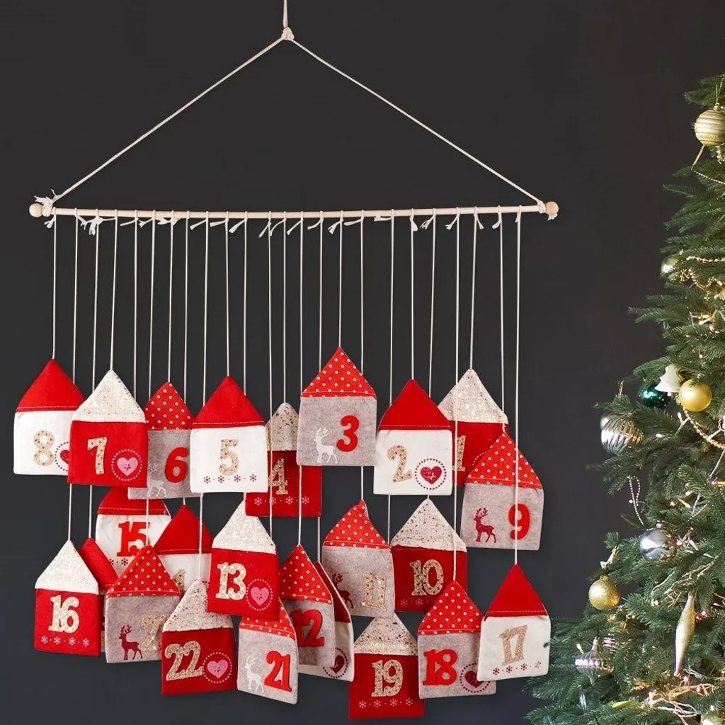 Calendrier de l'Avent 24 maisons sur bâton bois pour centre de table