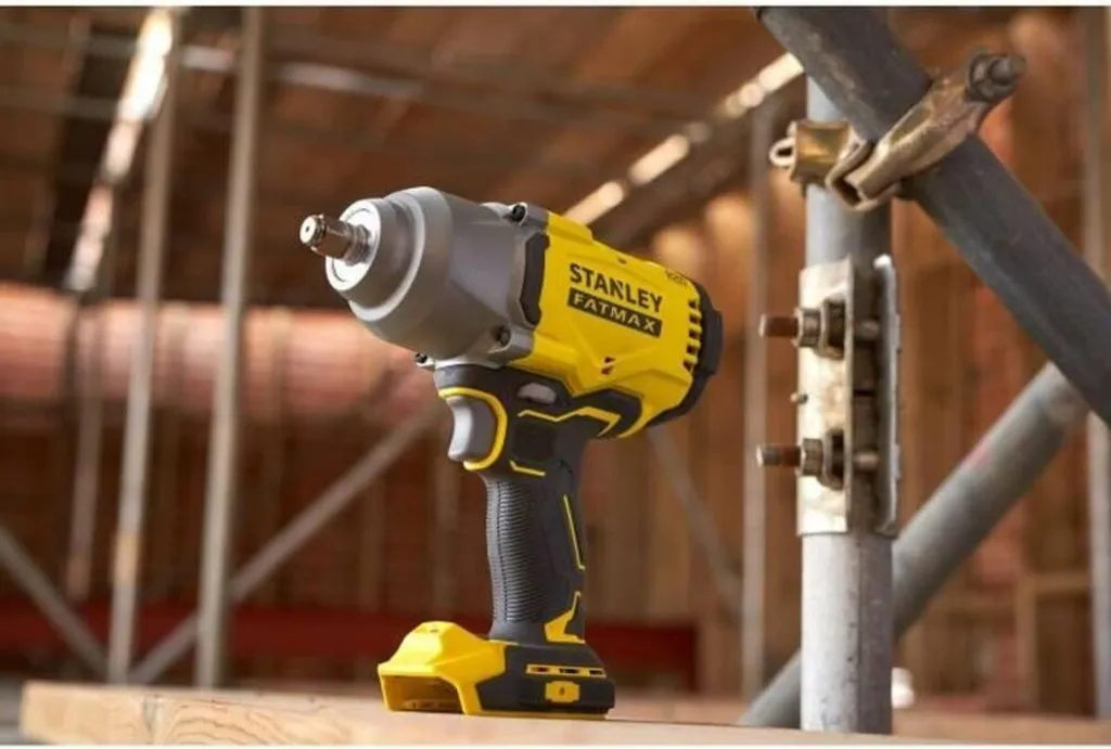 Clé à Chocs Stanley V20 Idéale pour Changement de Roues et Chantier - 18