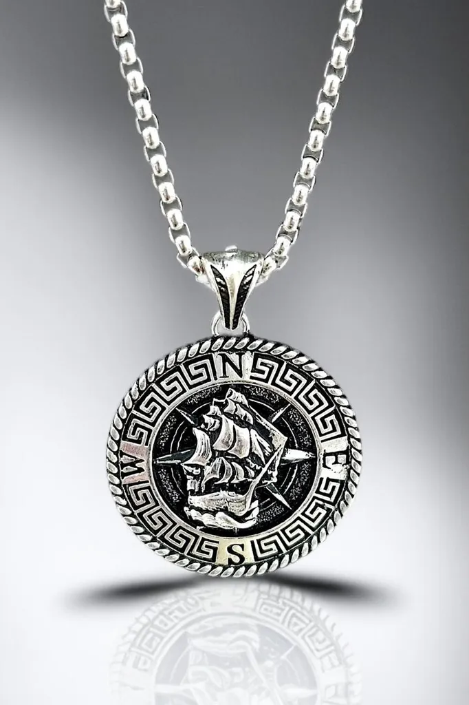 Collier boussole pour homme style pirate idéal pour voyage et cadeau