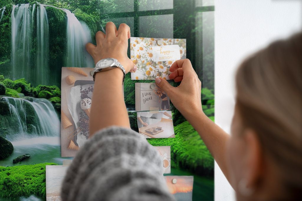 Magnetisch Tafel Magnettafel - Magnetpinnwand Memoboard - Notiztafel verschiedenen Designs - 90x60 cm - Wasserfall zwischen Moos