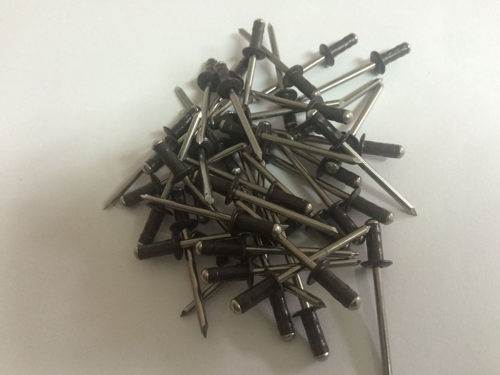 Niet DIN 7337 Al/st 4,0 x 8 RAL 8017 - braun - Packung 500 Stück