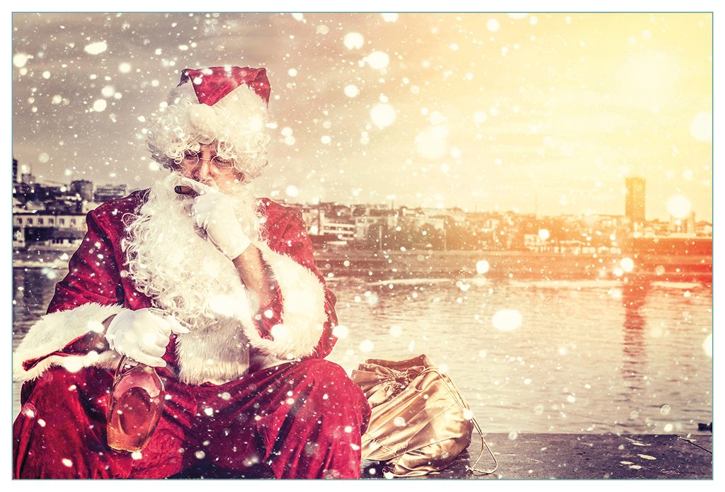 Wallario Küchenrückwand aus Glas, Größe: 90 x 60 cm, Motiv: Christmas-Party - Weihnachtsmann mit Schnaps und Zigarre | Spritzschutz | abwischba...