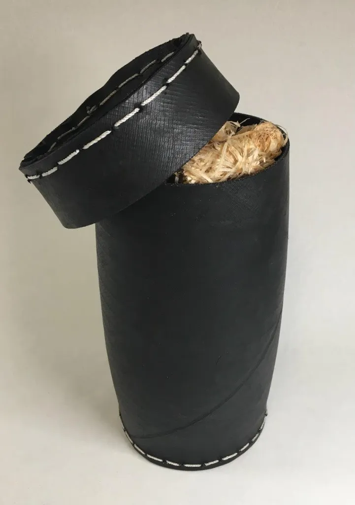 Porta Accendini Camino Design 30cm Gomma Riciclata | Nero Materico