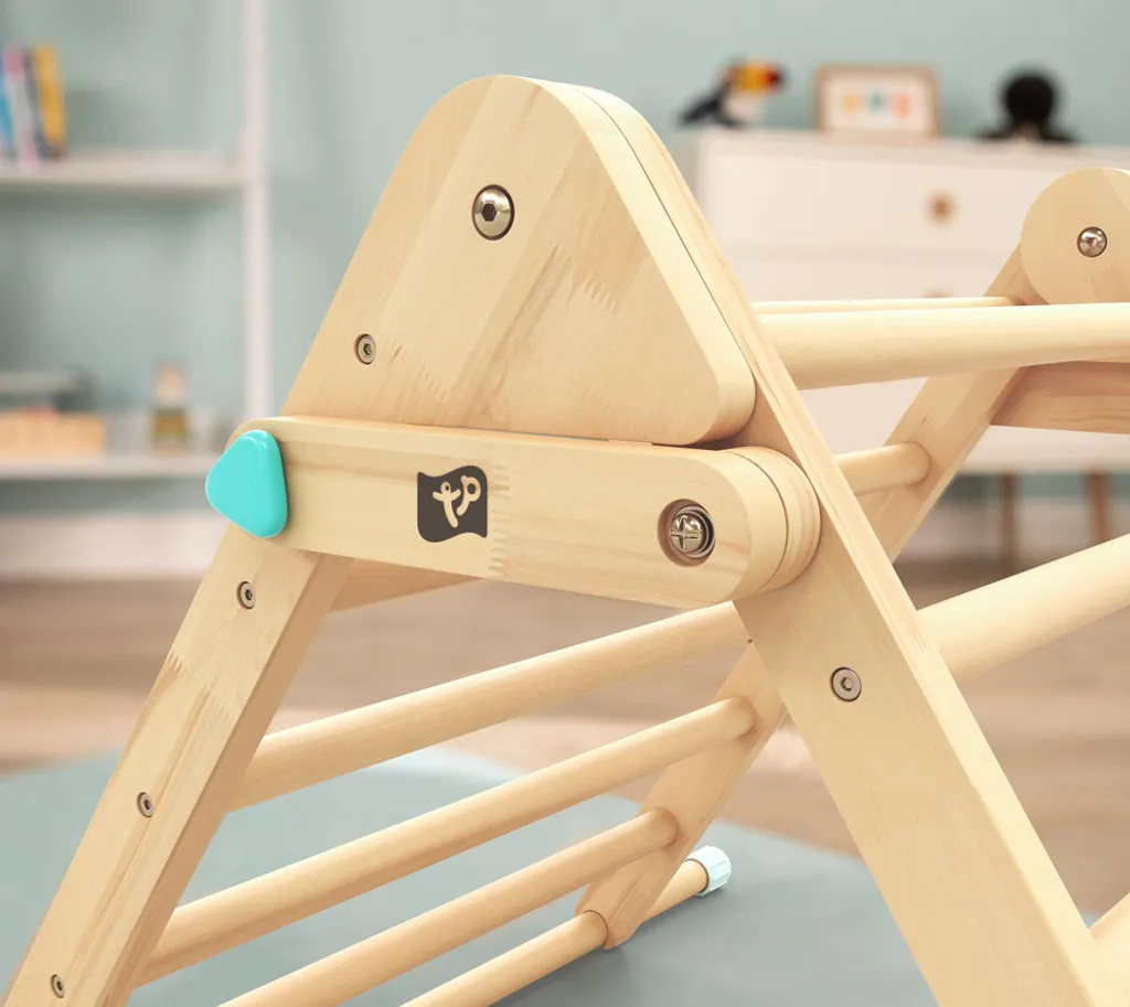 Triangle d'escalade bois TP Toys : solution motricité bébé sans écran - 13