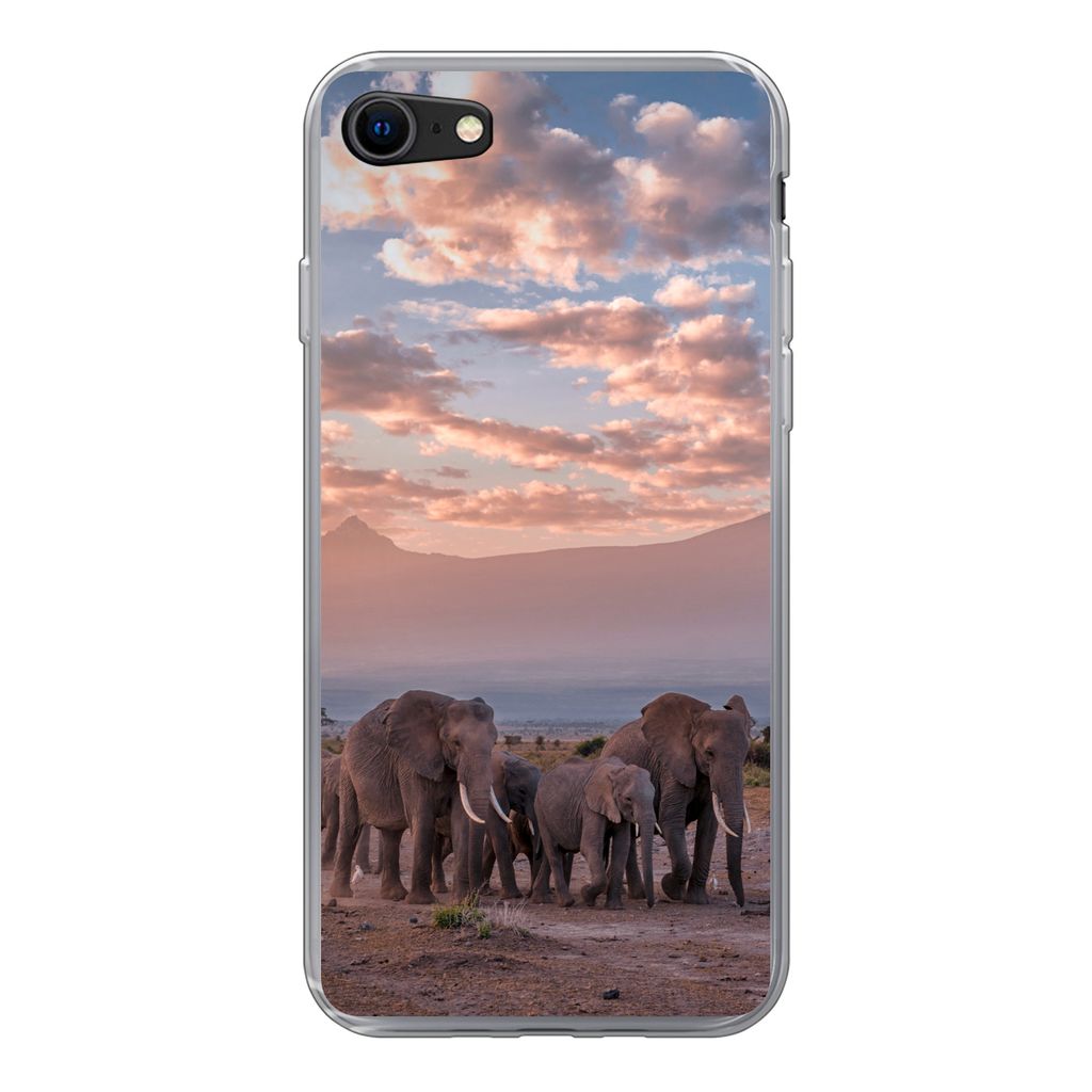 MuchoWow Handyhülle Schutzhülle Hülle für iPhone 7 Elefant - Tiere - Abend - Landschaft - Savanne Silikon Softcase Handy Hülle - Kartenhalter