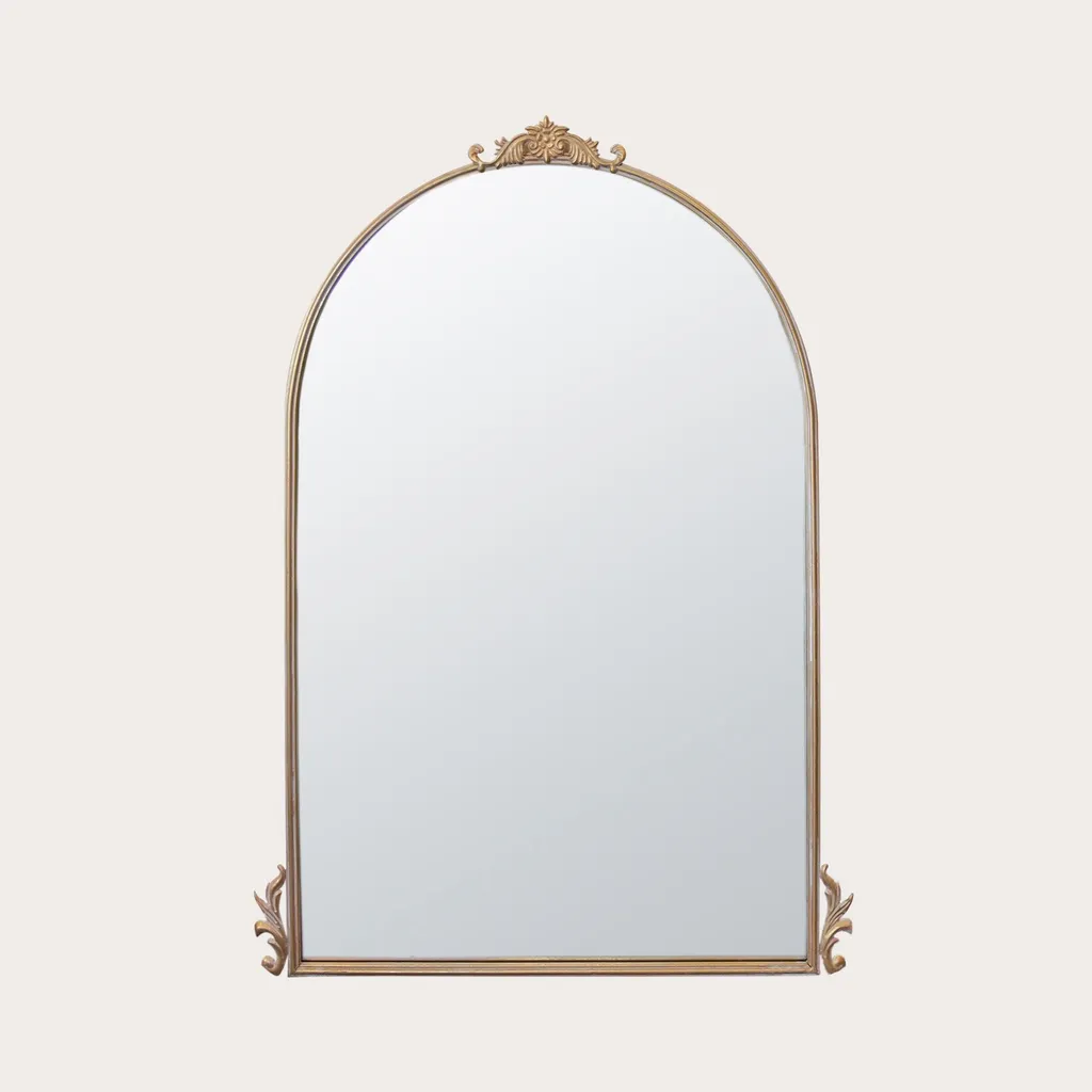 Miroir en fer doré pour entrée et chambre : agrandissez votre espace intérieur
