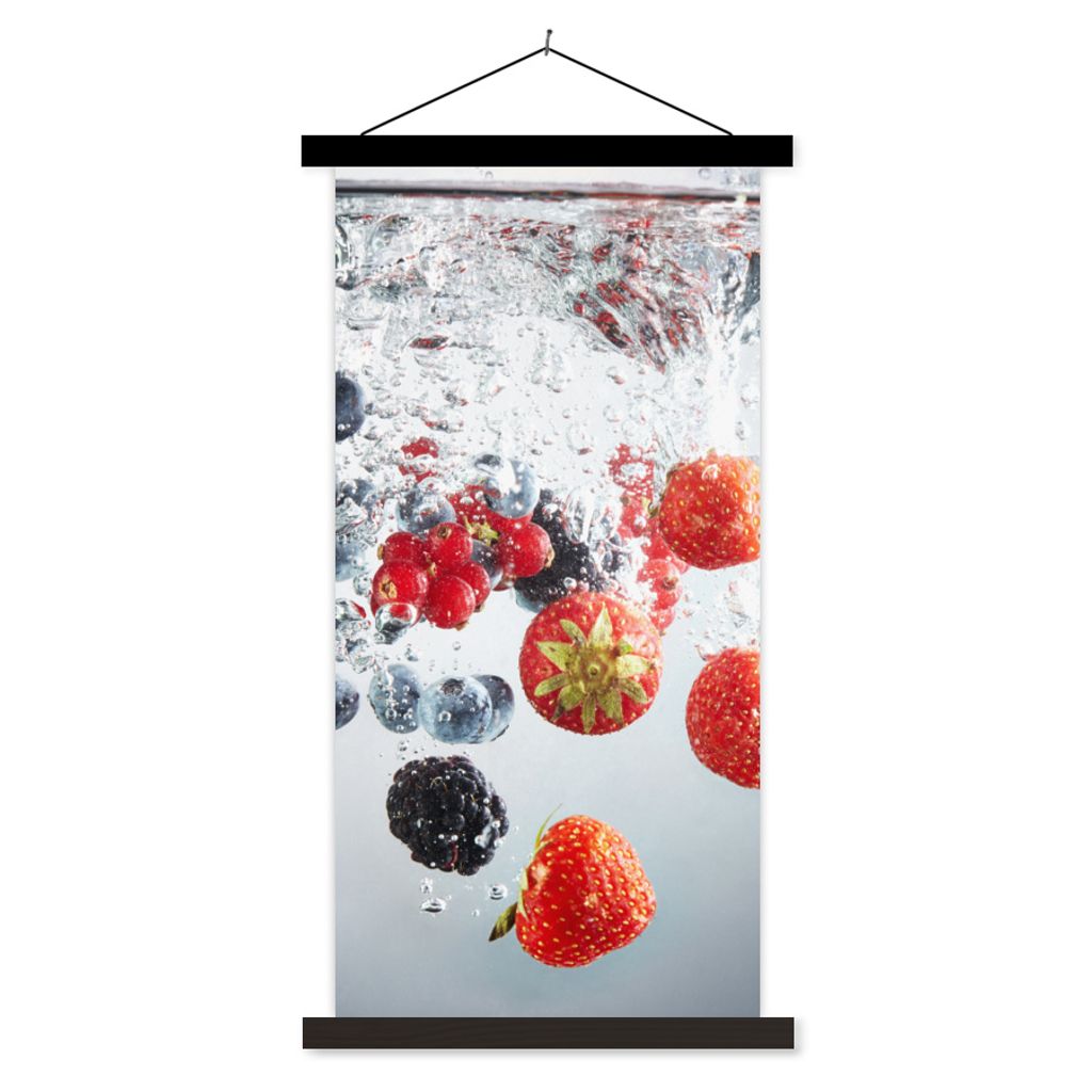 MuchoWow Textilposter Rot - Obst - Wasser 40x80 cm mit schwarzem Rahmen - Wandemalerei